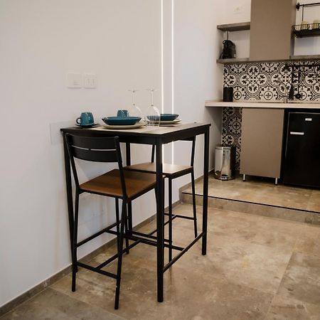 Petrina Home - Suite Rooms Барлета Екстериор снимка